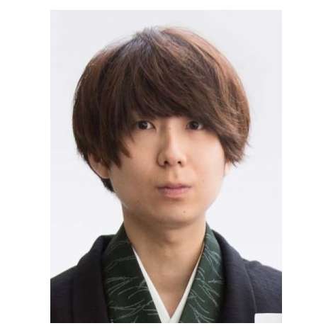 「ブサイクを前髪で隠しているタイプの、雰囲気ボーカリスト」？ ハライチ岩井勇気さんの近影に反響
