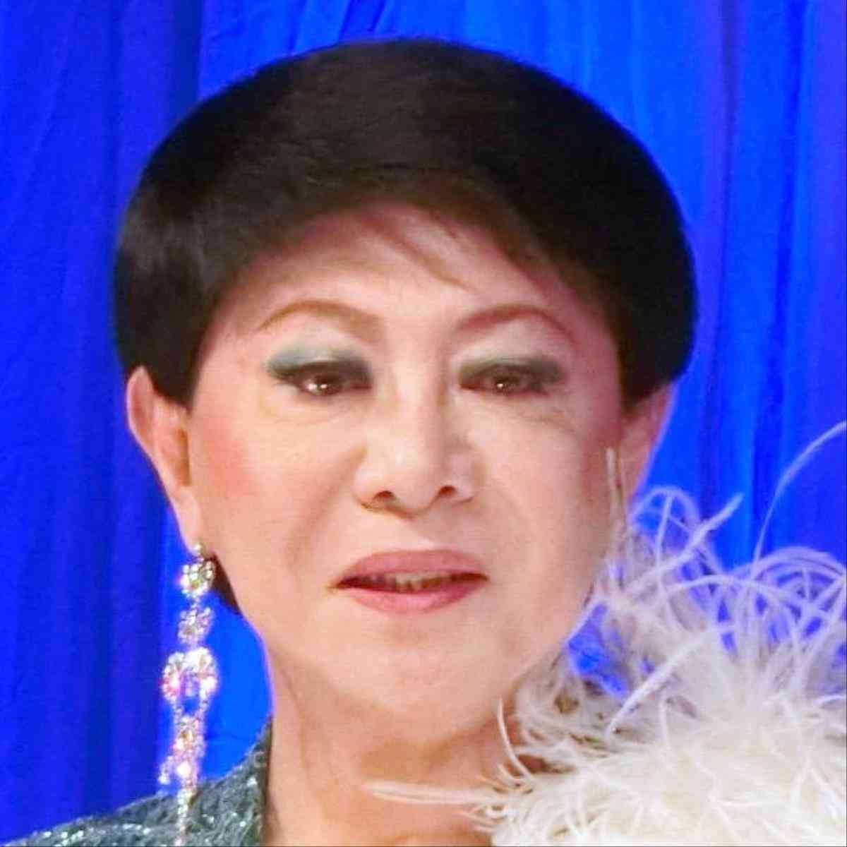 美川憲一、ド派手な変装ショットに反響「逆にバレるわよ～」「オーラが隠しきれない！」 : スポーツ報知