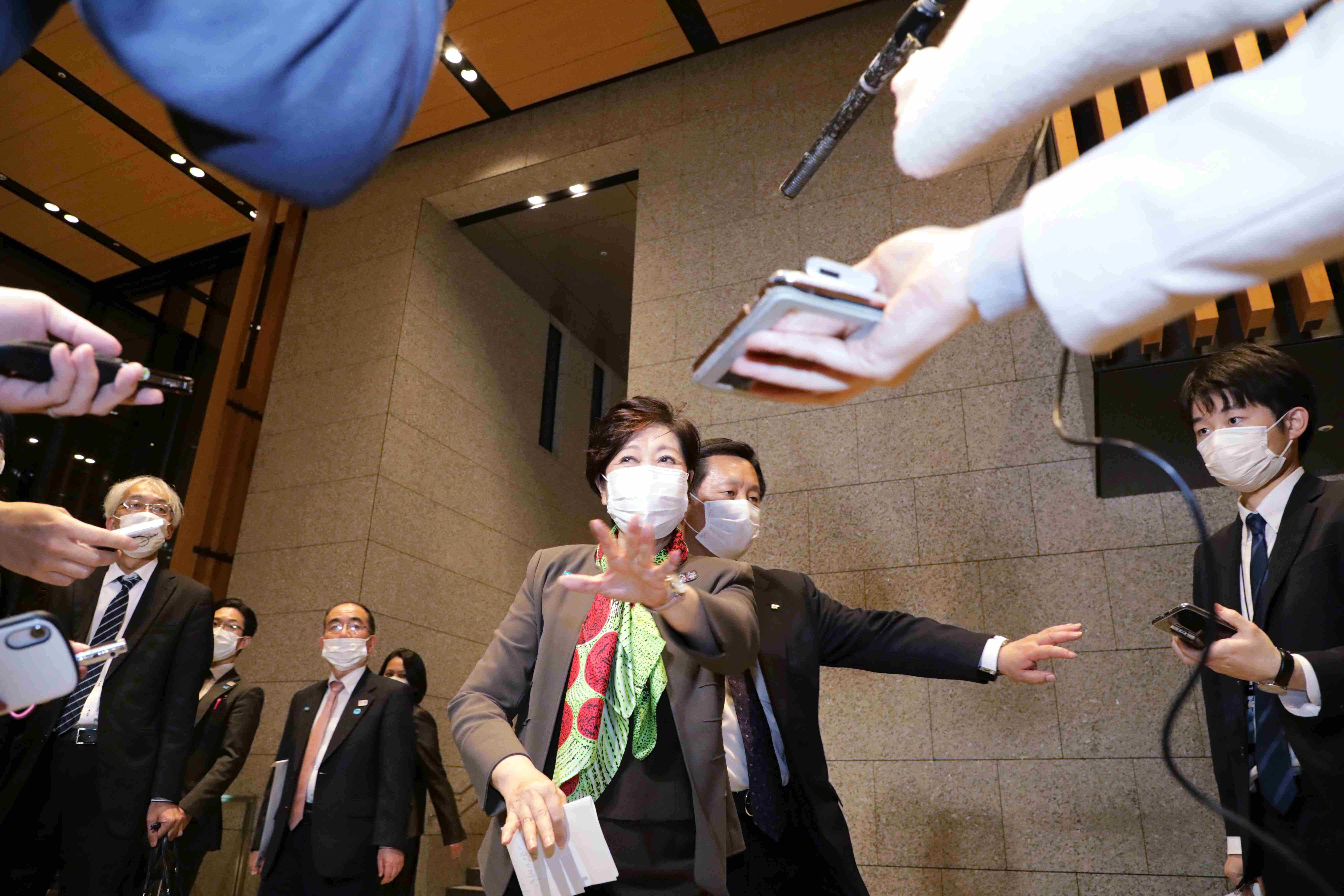 米の黒人死亡事件抗議デモ 大阪でも1000人が大通りを行進