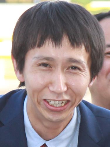 有吉弘行「髪切りました」“おかっぱ頭”に反響「山根そっくり！」「可愛い」「お似合いです！」