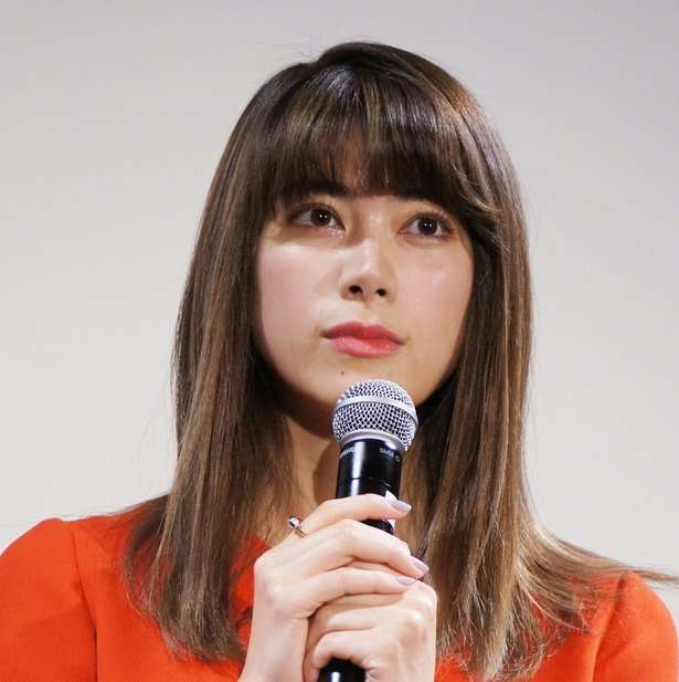 森星、トイレで撮影!? きわどい“シャツ1枚”SHOTに反響殺到  | 芸能ニュースならザテレビジョン