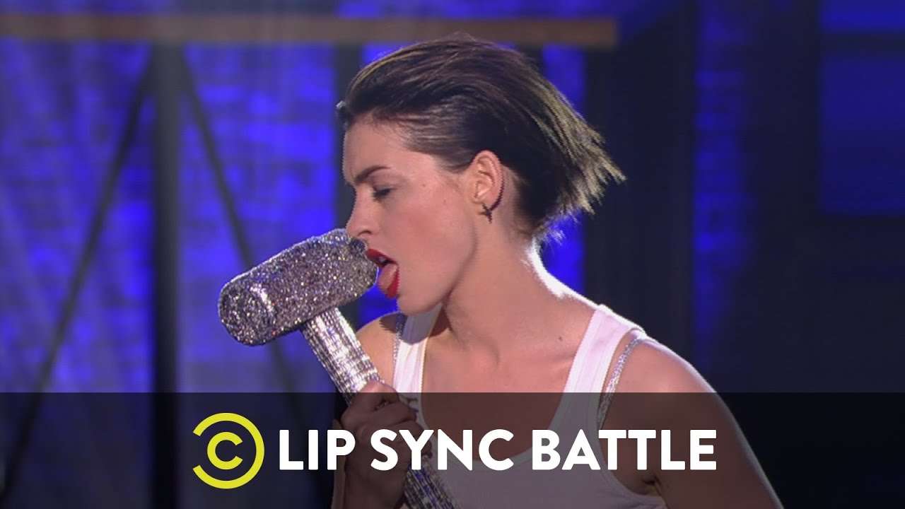 Lip Sync Battle - Anne Hathaway - YouTube