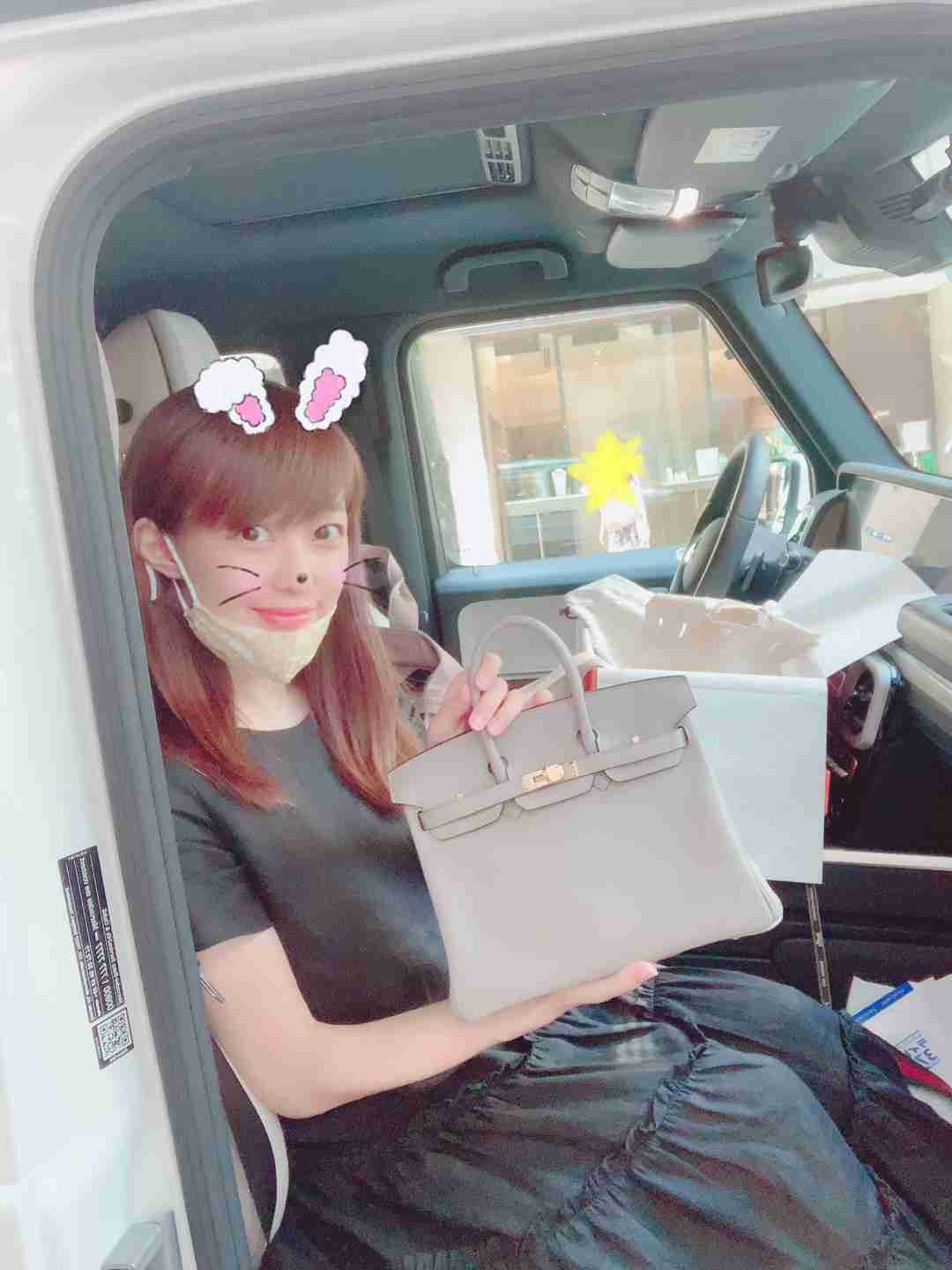 川崎希　エルメスでバーキンなど大人買い「食器とかタオル買うついでに」