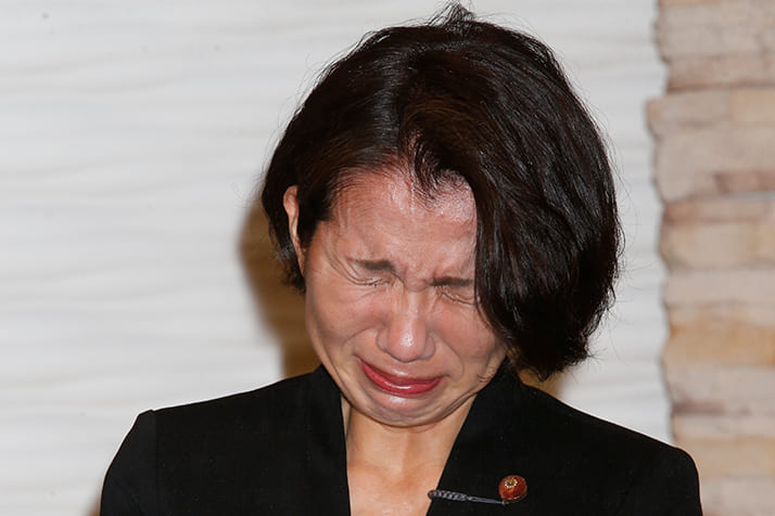豊田真由子氏の官僚夫がSNSで悪罵連発　〈秘書たちは被害者面して…〉 | デイリー新潮