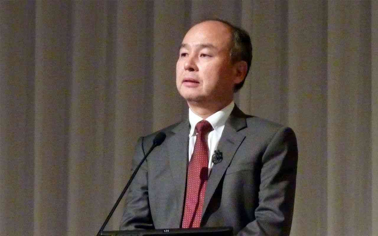 「黒い点が……」孫正義マスクが不良品続出で回収・検品 | 文春オンライン