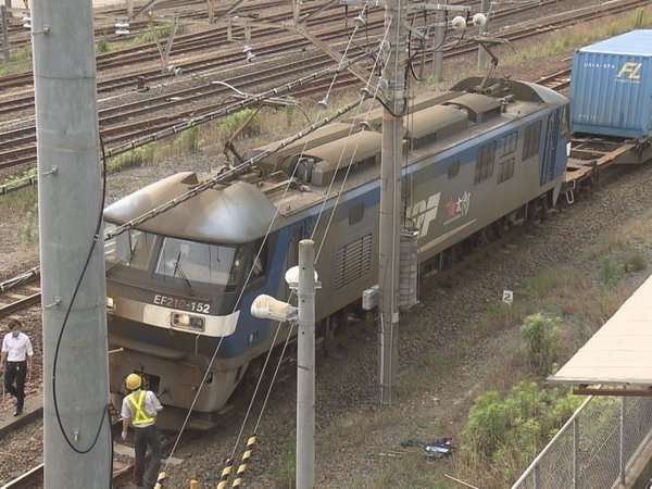 駅のホームから飛び降りたか…20代くらいの男性が列車にはねられ死亡 約2時間“運転見合わせ”