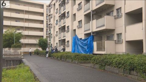 頭にはさみ刺さった状態で女性死亡　大阪市営住宅のベランダ