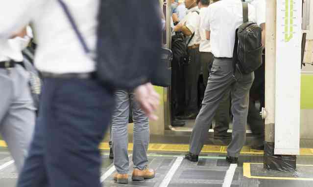             早くも「テレワークロス」の人たち…バスも電車も“密”で通勤がツラい | 日刊SPA!        