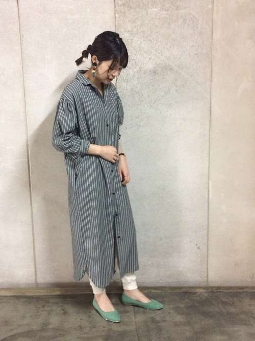 レギンス履いてる人
