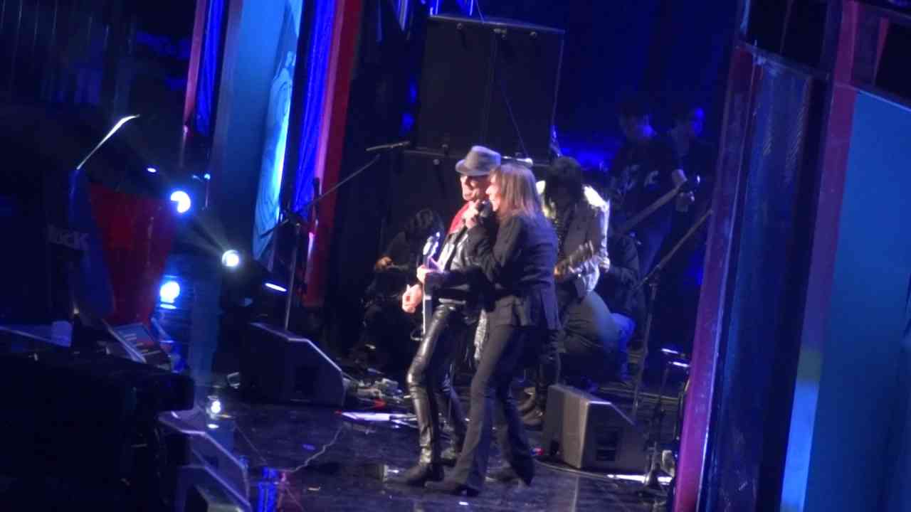 ロック ユー ライク ア ハリケーン 2016年11月11日 - YouTube