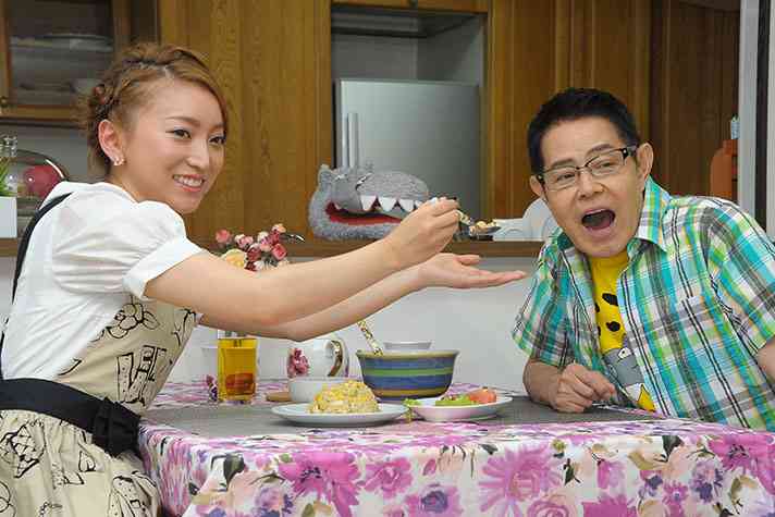 加藤茶と綾菜夫人、実は「創価学会婚」 夫婦円満の秘訣は「池田先生」の言葉 | デイリー新潮