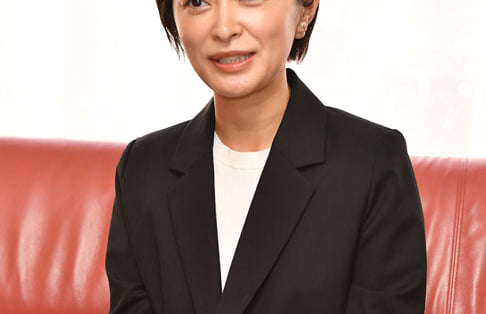 “タレント再生屋”もサジを投げた市井紗耶香氏のルーズさ | 東スポのニュースに関するニュースを掲載