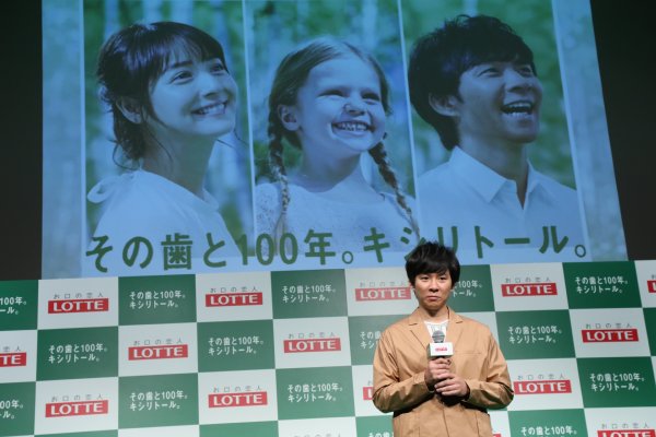 佐々木希、スタッフらに頭下げ謝罪　夫・渡部の出演自粛騒動後、初仕事