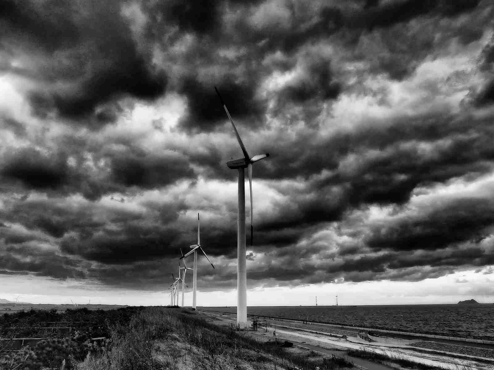 風強い日の曇りの雰囲気が好き