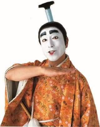 志村けんさん、東村山名誉市民授与　議会で感謝のアイーンを兄・知之さんら全員で披露