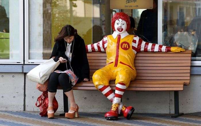 マクドナルド社に対し「セクハラ体質」提訴 - Sputnik 日本