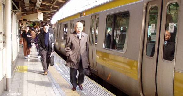 隙間33センチ、転落相次ぐ「都内で最も危険なホーム」解消へ　JR飯田橋駅 - 毎日新聞