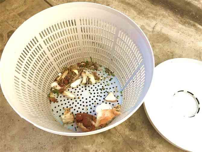 【動画あり】レジ袋なくても「古新聞ごみ袋」　ひと工夫で上手に処理