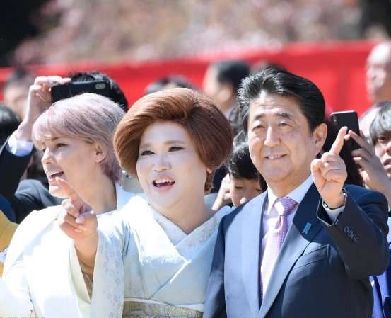 布マスク8千万枚、今後さらに配布 不要論噴出でも…9業者に発注済