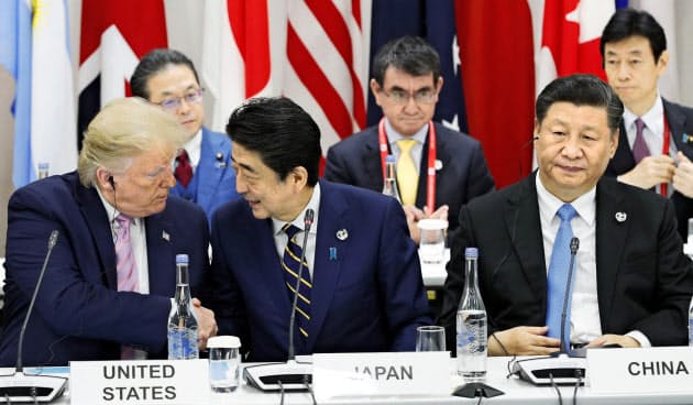 新型コロナ:安倍首相が誘う「中国撤退」で激論、身構える習近平主席　（写真=共同）　:日本経済新聞