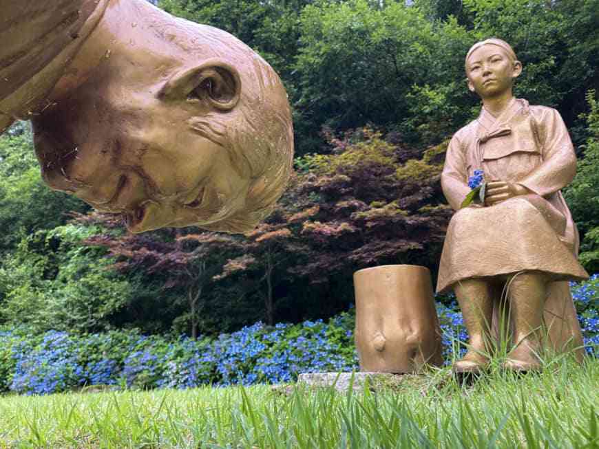 Japan warns new 'comfort women' statue may hurt ties with South Korea | The Japan Times