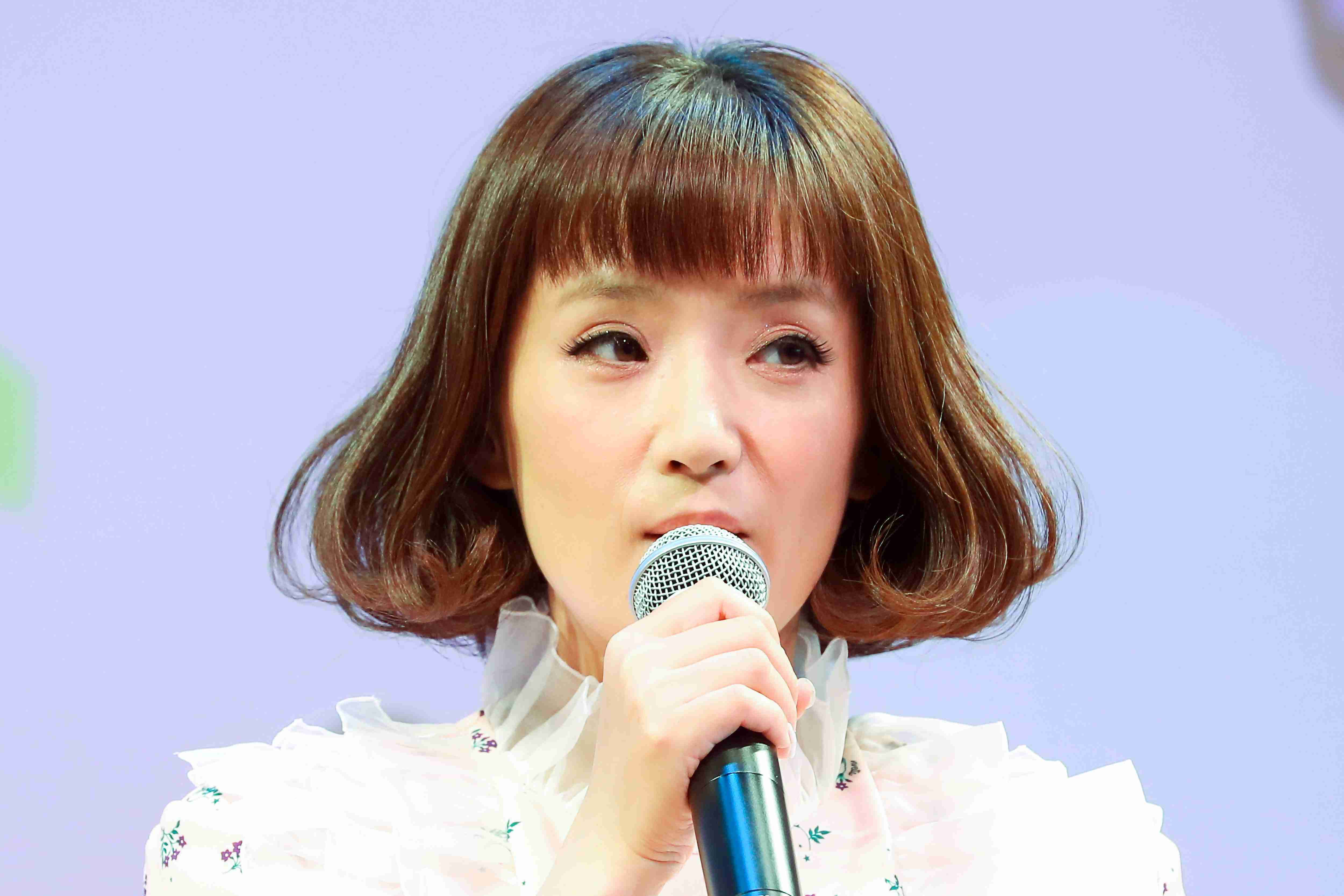 千秋、スマホの通知を溜める人に驚き　「仕事できない」「人間関係も緩い」 – ニュースサイトしらべぇ