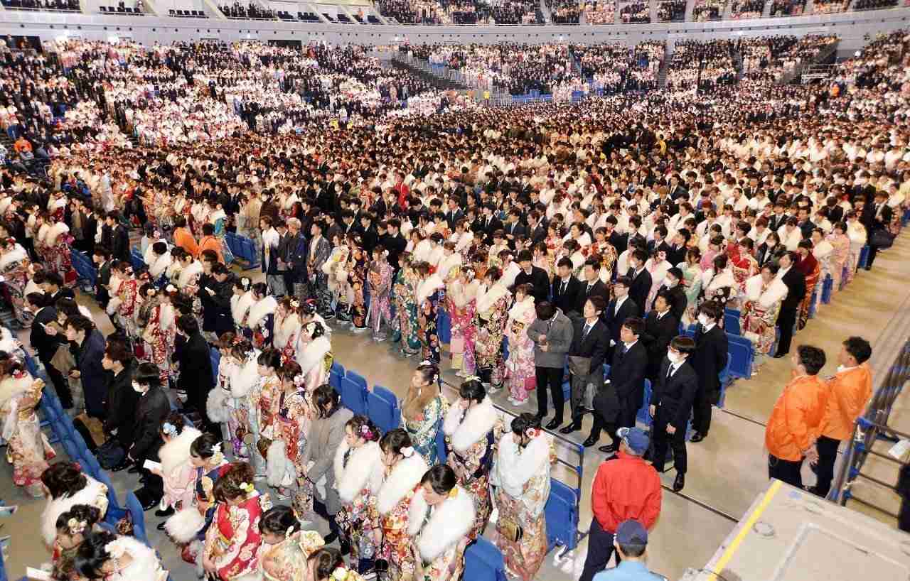 【新型コロナ】横浜の成人式、従来通りアリーナで　オンライン開催方針一転、市長「密を避ける形で」（カナロコ by 神奈川新聞） - Yahoo!ニュース