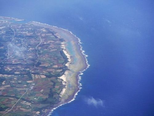 与論、来島自粛を要請　初確認から6日間で36人感染　来島者の多くは沖縄を経由 - 琉球新報 - 沖縄の新聞、地域のニュース
