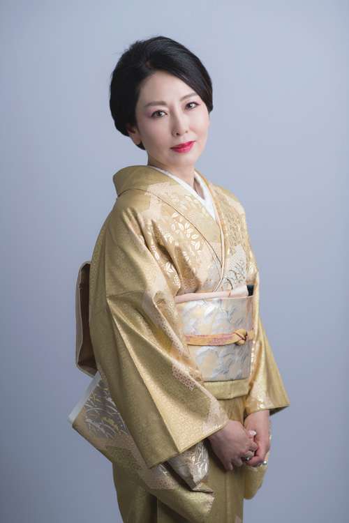 相撲界で「美人すぎる」と話題、「貴景勝の母でございます」