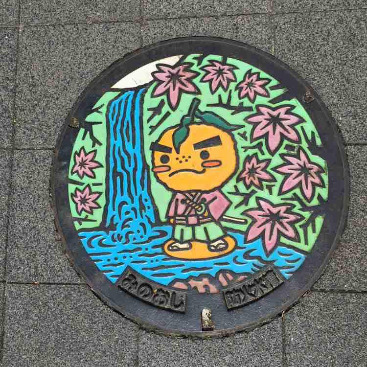 日本各地、様々なマンホールを貼るトピ♪