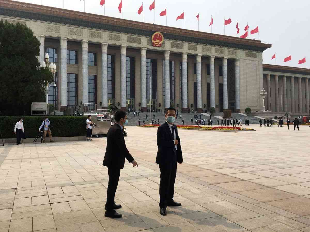 中国、新型コロナ対応巡る賠償要求には一切応じない－全人代報道官 - Bloomberg