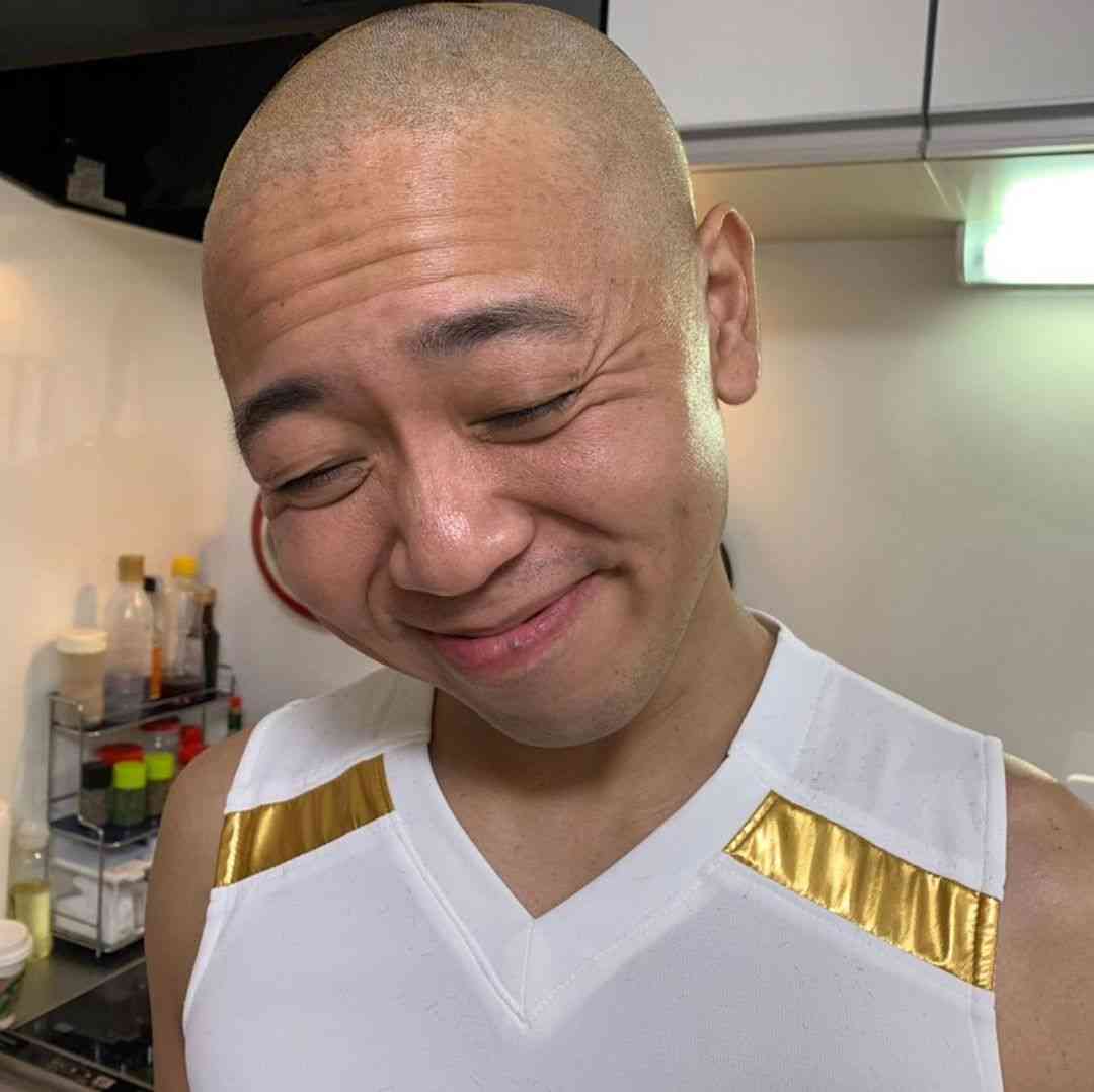 サンシャイン池崎、超絶怒涛の坊主姿に衝撃走る　「何があったんですか」