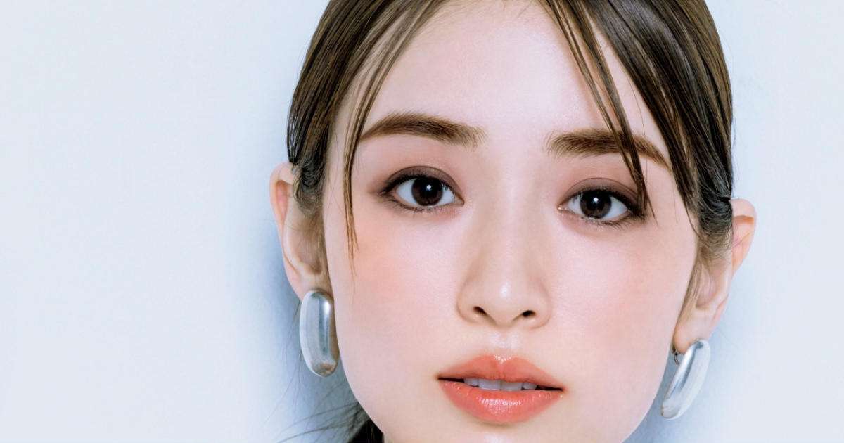 キャンメイクの限定パレットでメリハリ顔に！ 今っぽいマニッシュグラデのつくり方 | マキアオンライン(MAQUIA ONLINE)