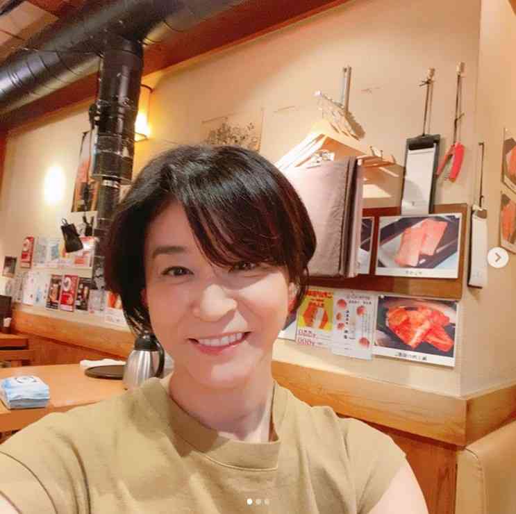高嶋ちさ子、ショートヘアに変身　美肌も加速で「若返りましたね」「スッピン素晴らしい～」