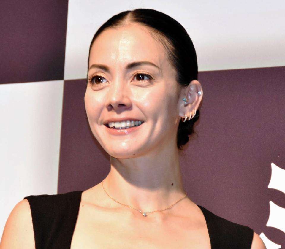 土屋アンナが子育て論「両立はできないよ」