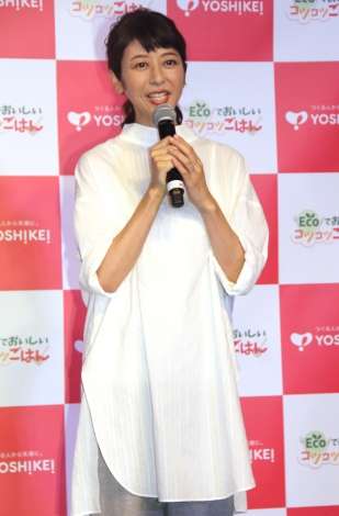 白石美帆、第2子妊娠後初の公の場 “ふっくら”お腹で登場 司会者の配慮に「ありがとうございます」