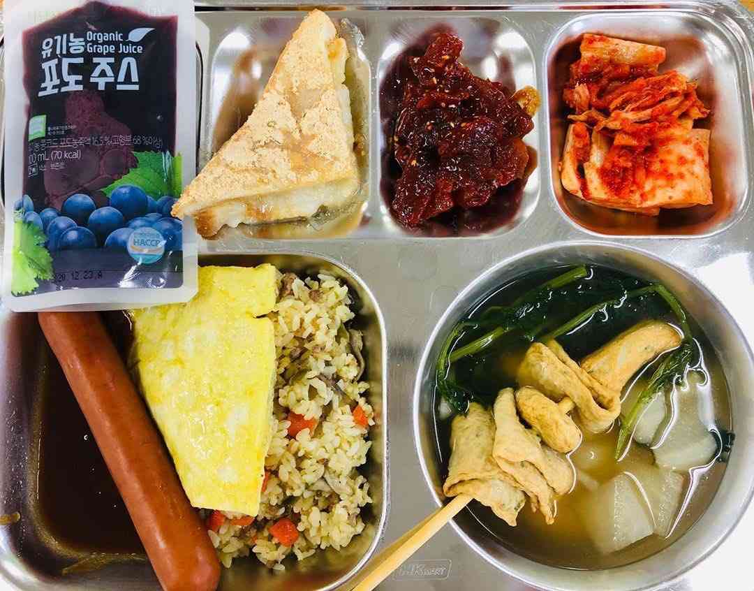 「くろパン1こ　ぎゅうにゅう1本　スライスチーズ1枚」コロナで夏休み補充授業、「簡易給食」あまりに質素　不満の声受け再検討へ