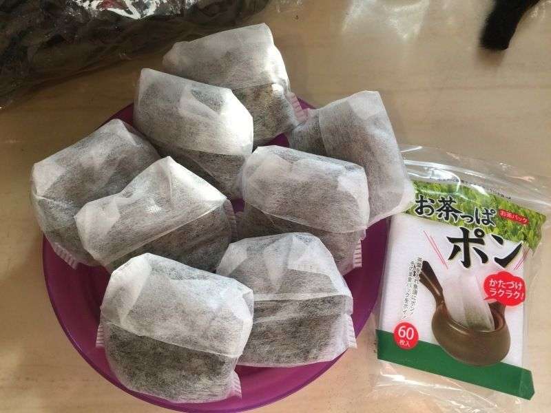 家で茶葉から入れたお茶を飲んでる人！