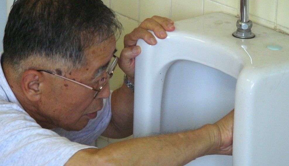 81歳創業者は､なぜトイレを素手で磨くのか | 日本のトイレは地球を救う | 東洋経済オンライン | 経済ニュースの新基準