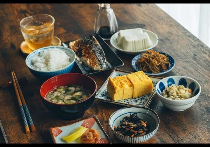コンビニ飯を100均食器に盛り付けたら...　まさかの完成度に「もはや高級旅館の朝食です」 - コラム - Jタウンネット　東京都