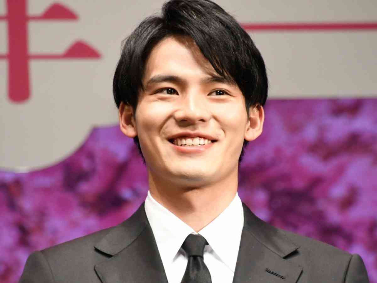 岡田健史 “エプロン男子”姿にファンもん絶「かっこよすぎ」 ／2020年8月12日 1ページ目 - エンタメ - ニュース - クランクイン！