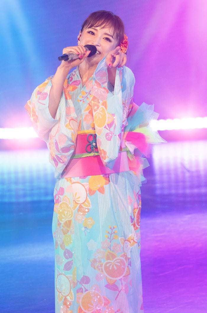 浜崎あゆみ、浴衣姿でオンライン「a-nation」大トリ「家でも夏フェスできた」とファン感動
