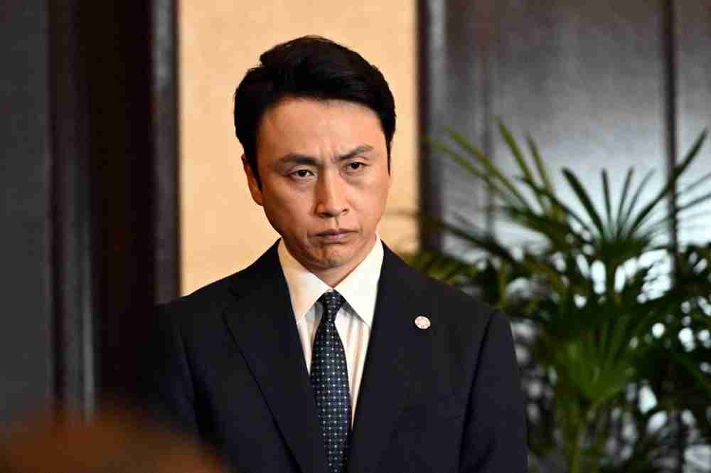 アンジャッシュ児嶋一哉「半沢直樹」出演！大臣・江口のりこの秘書　スーツ姿も初披露