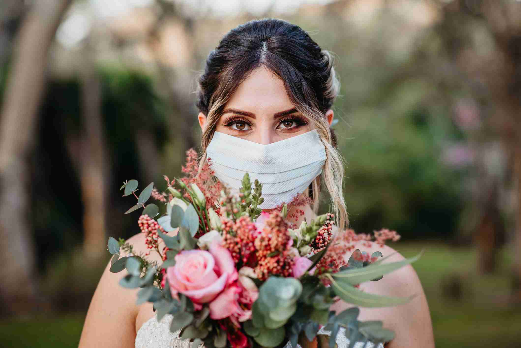 「キャンセル料は300万」と言われて。コロナ禍、結婚式を諦めた彼女たちが今思うこと