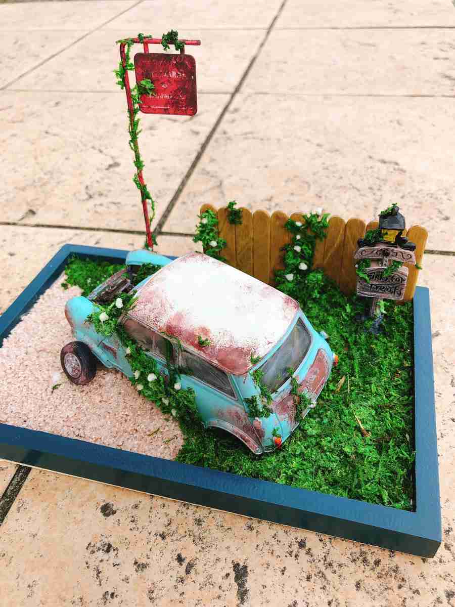 制作途中のプラモデルを4歳児に壊されてしまった夫→妻がリメイクしたら、素晴らしいジオラマが完成した