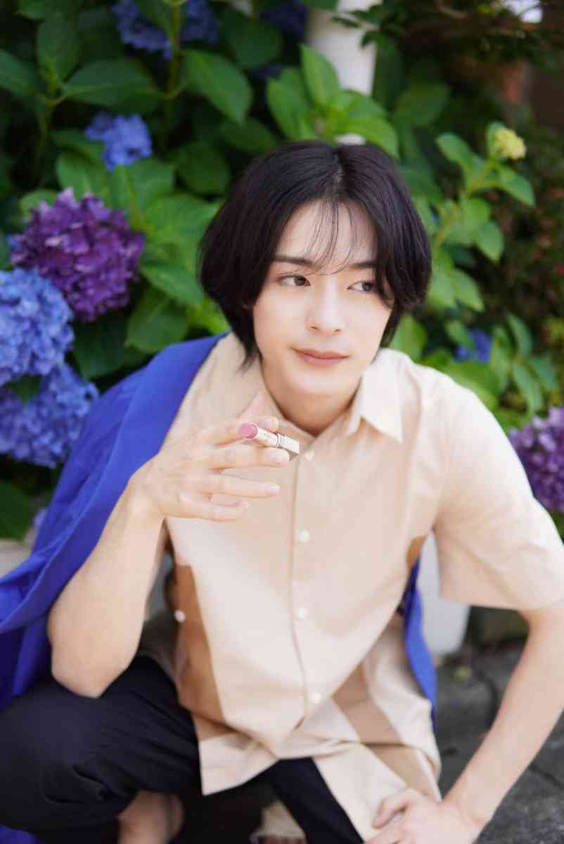 美容のプロも唸る美人男子、塩野瑛久が『エレガンス』キャンペーンモデルに就任