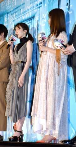女優の舞台挨拶衣装を貼るトピPart3