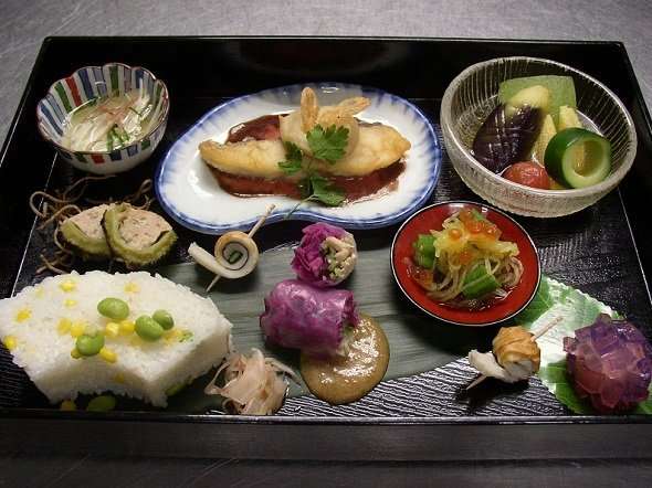 ここは料亭…？いいえ、眼科です　あまりに豪勢すぎる病院食が話題に→こだわりの理由を広報に聞いた