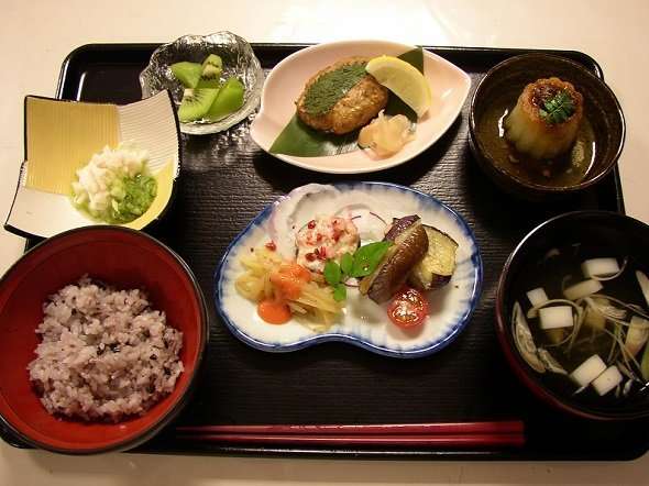 ここは料亭...？いいえ、眼科です　あまりに豪勢すぎる病院食が話題に→こだわりの理由を広報に聞いた - コラム - Jタウンネット　埼玉県