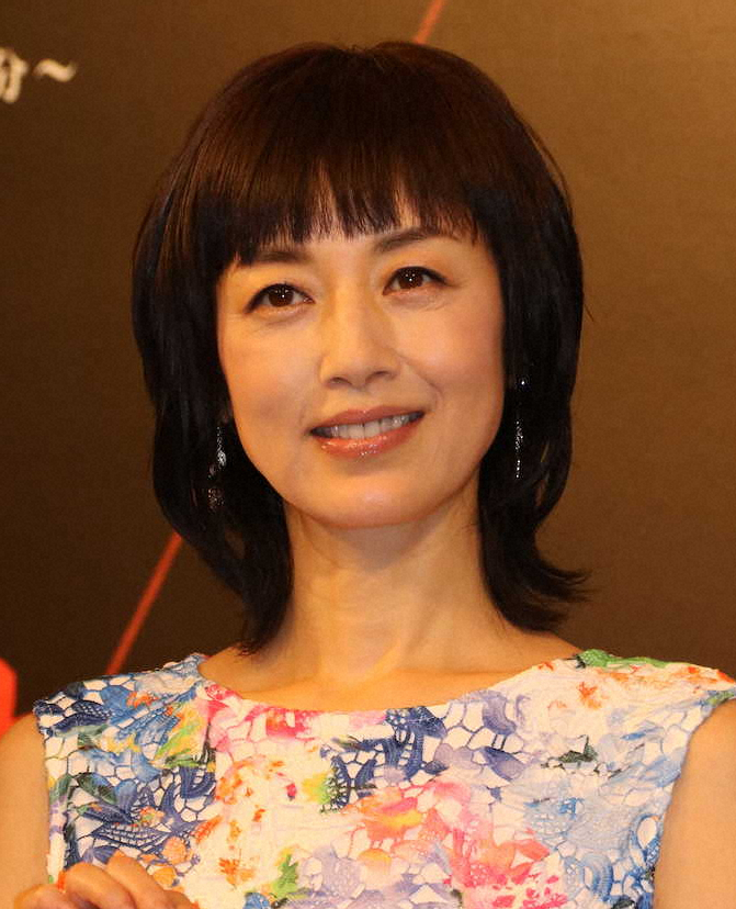 高岡早紀　“娘セレクト”のビキニで自宅の屋上でプール遊び「艶やか」「優雅ですね」― スポニチ Sponichi Annex 芸能